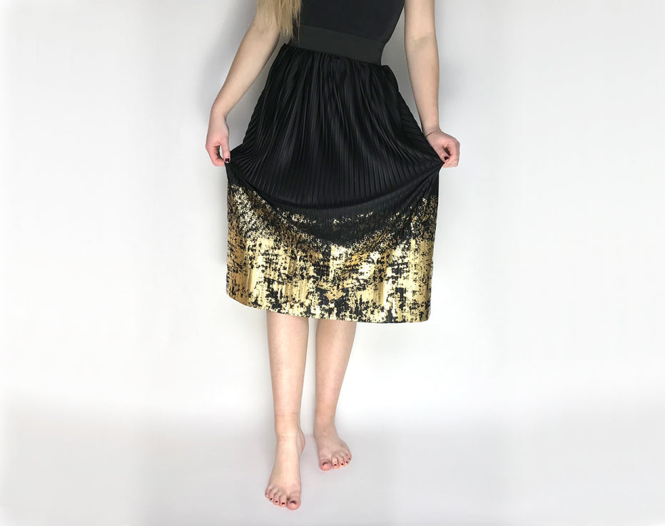 Hand Printed Bremen Pleat by Lotte Martens