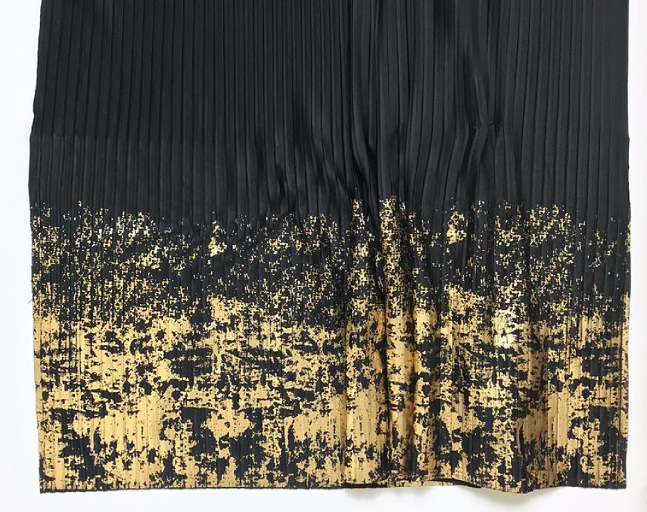 Hand Printed Bremen Pleat by Lotte Martens