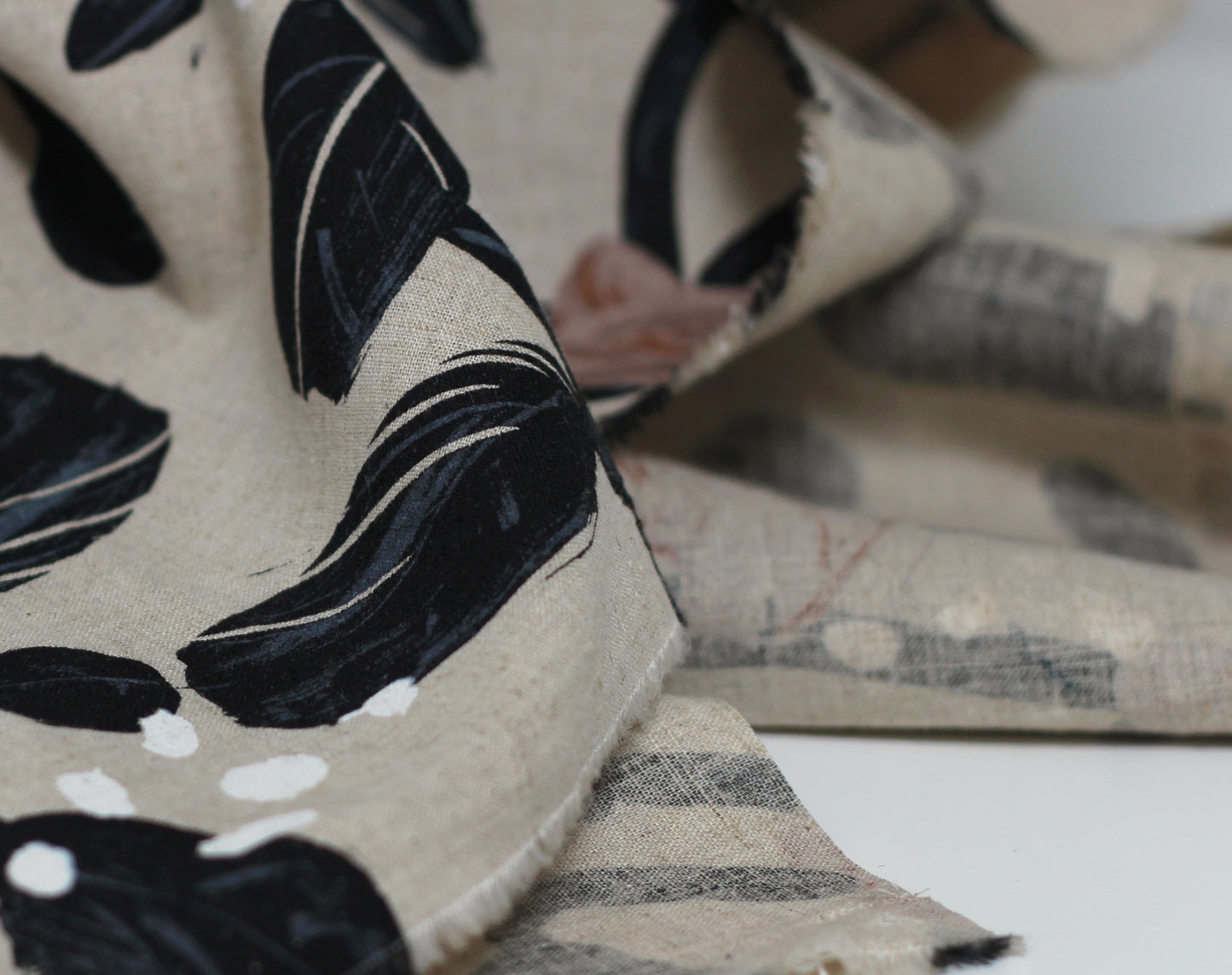 Japanese Linen Mix 'Lola' by Hokkoh